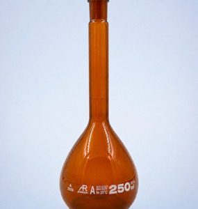 Volumetric Flask Amber Class-A — Jennson volumetric flasks by A R Instruments Company Ambala